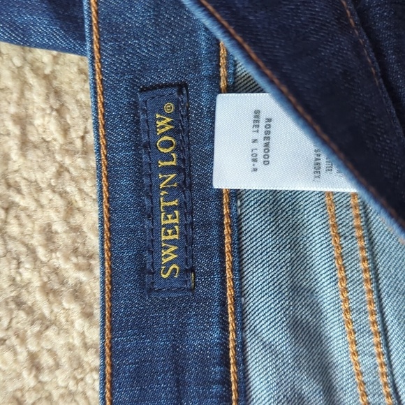 Lucky Brand Sweet' N Low Bootcut Dark Wash Denim Jeans Size 6/28 - Picture 3 of 9